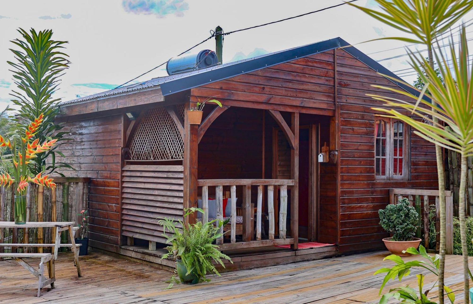 Les Gites Du Cocon Sainte-Rose Exterior photo